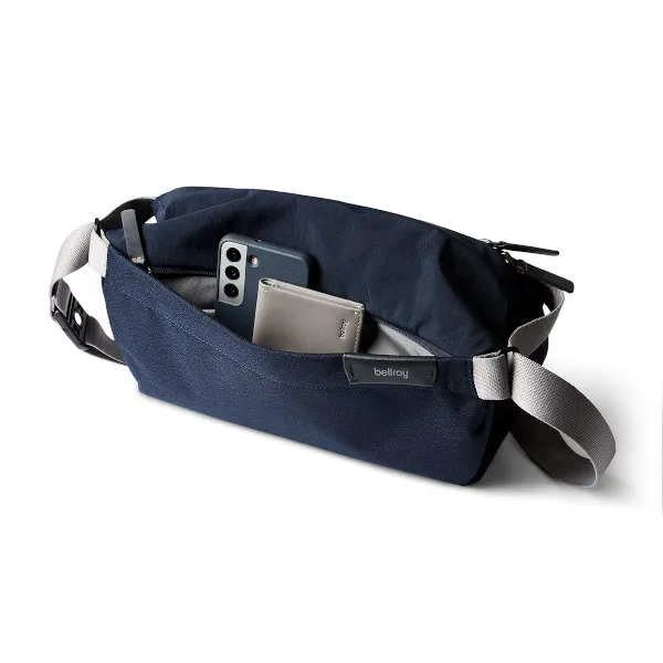 Bellroy Sling Bag 7L (navy)