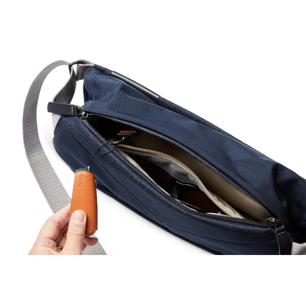 Bellroy Sling Bag 7L (navy)