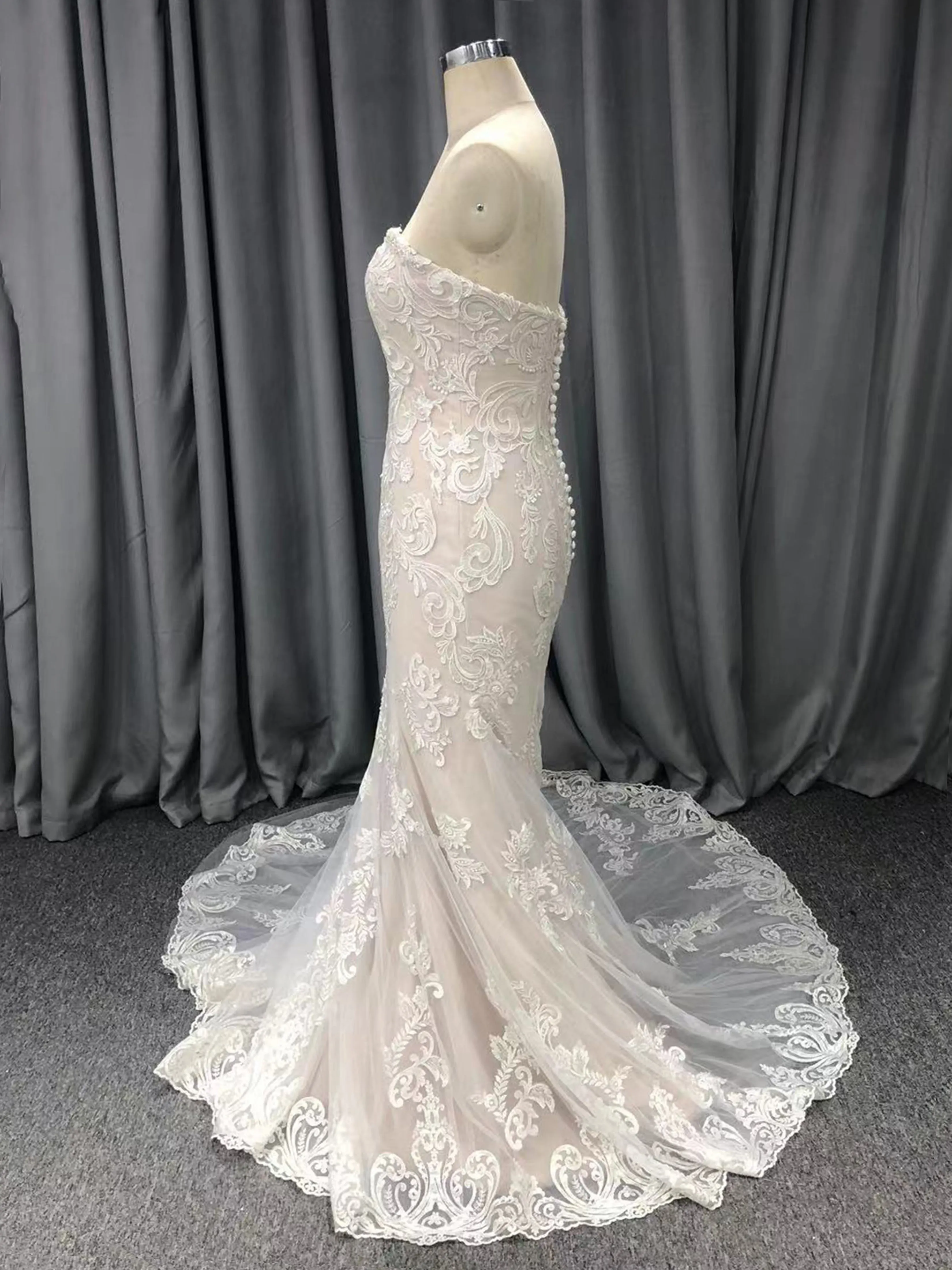 Cache cœur Dentelle Robe de Mariée avec la courte traîne