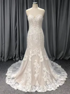 Cache cœur Dentelle Robe de Mariée avec la courte traîne