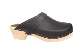 CLASSIC BLACK CLOGS