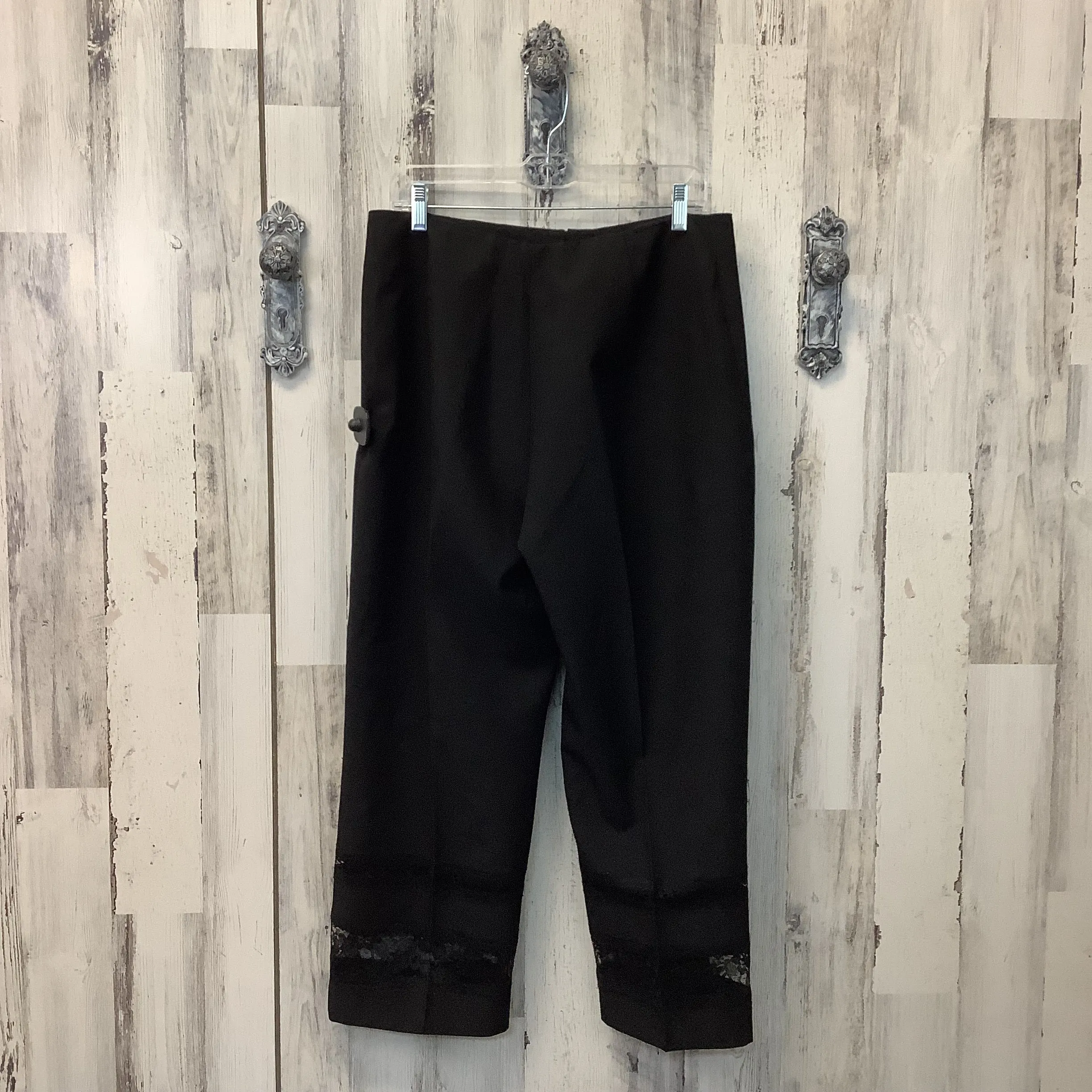 Larry Levine Size 14 Capris