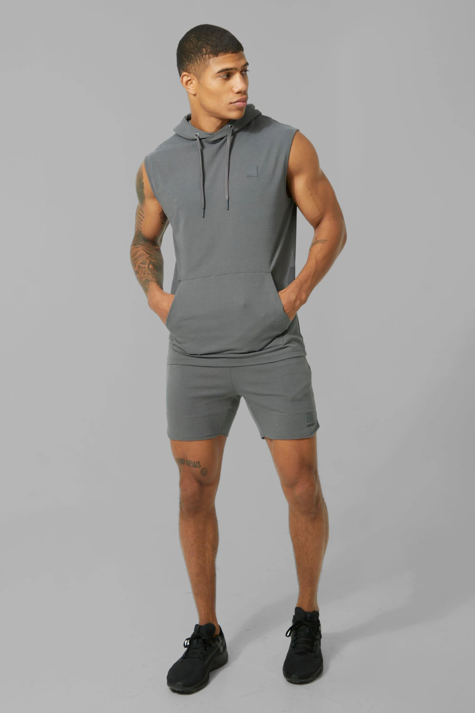 Man Active Muscle Fit Sleeveless Hoodie Set