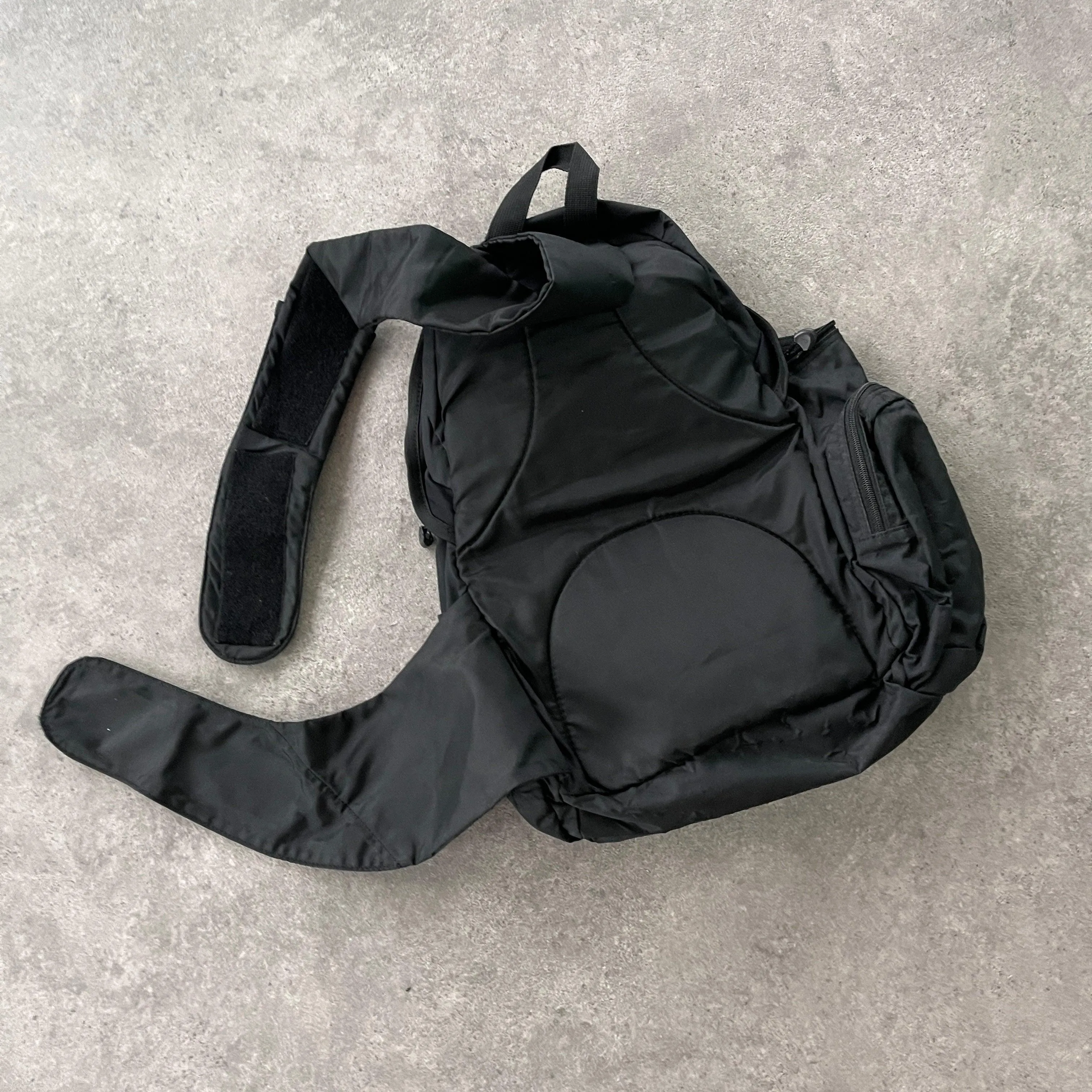 Nike RARE 1990s technical sling bag (20”x15”)