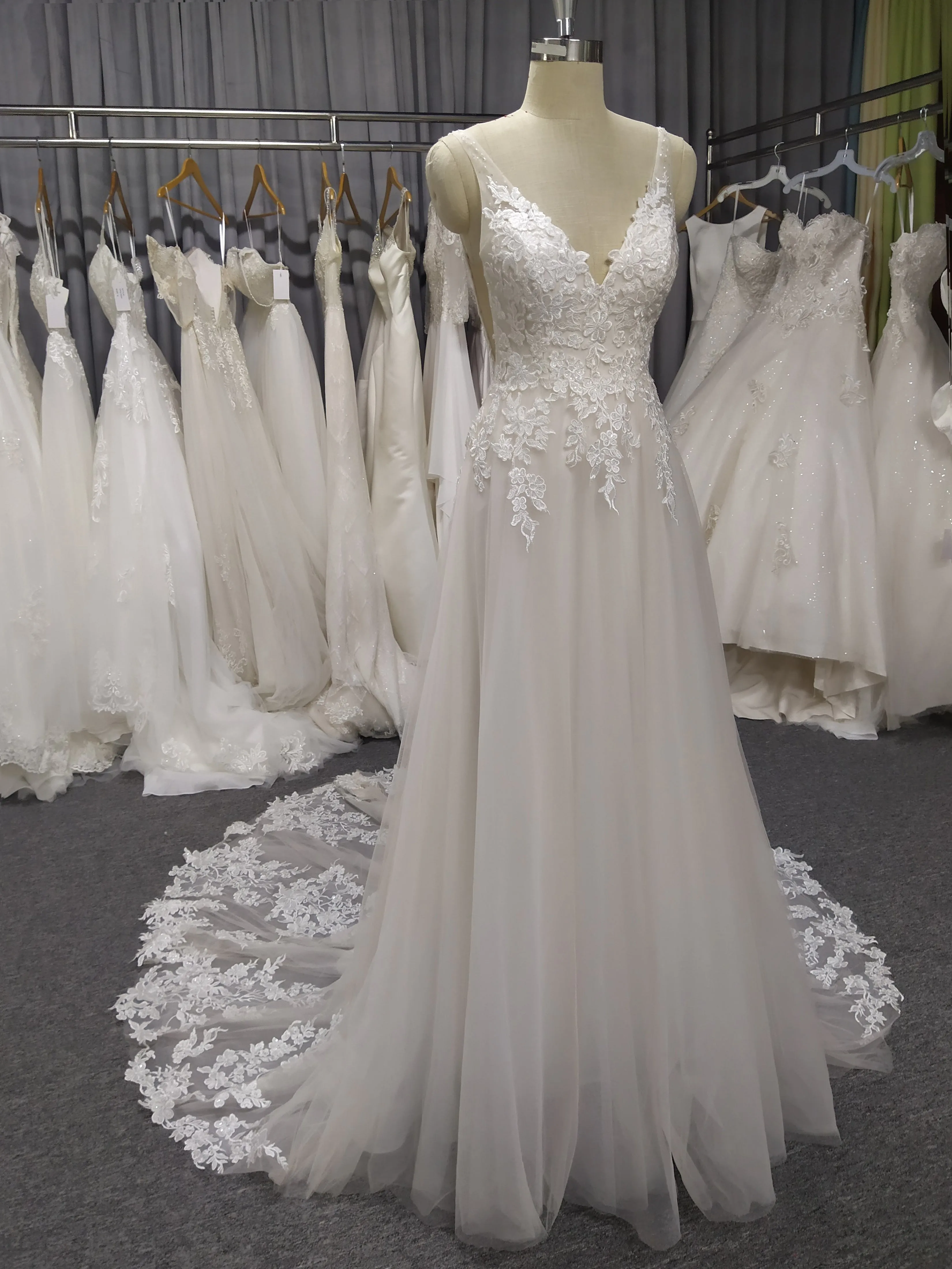 Raffinée Robe trapèze cache cœur Dentelle&Tulle Dos nu Robe de Mariée avec la courte traîne