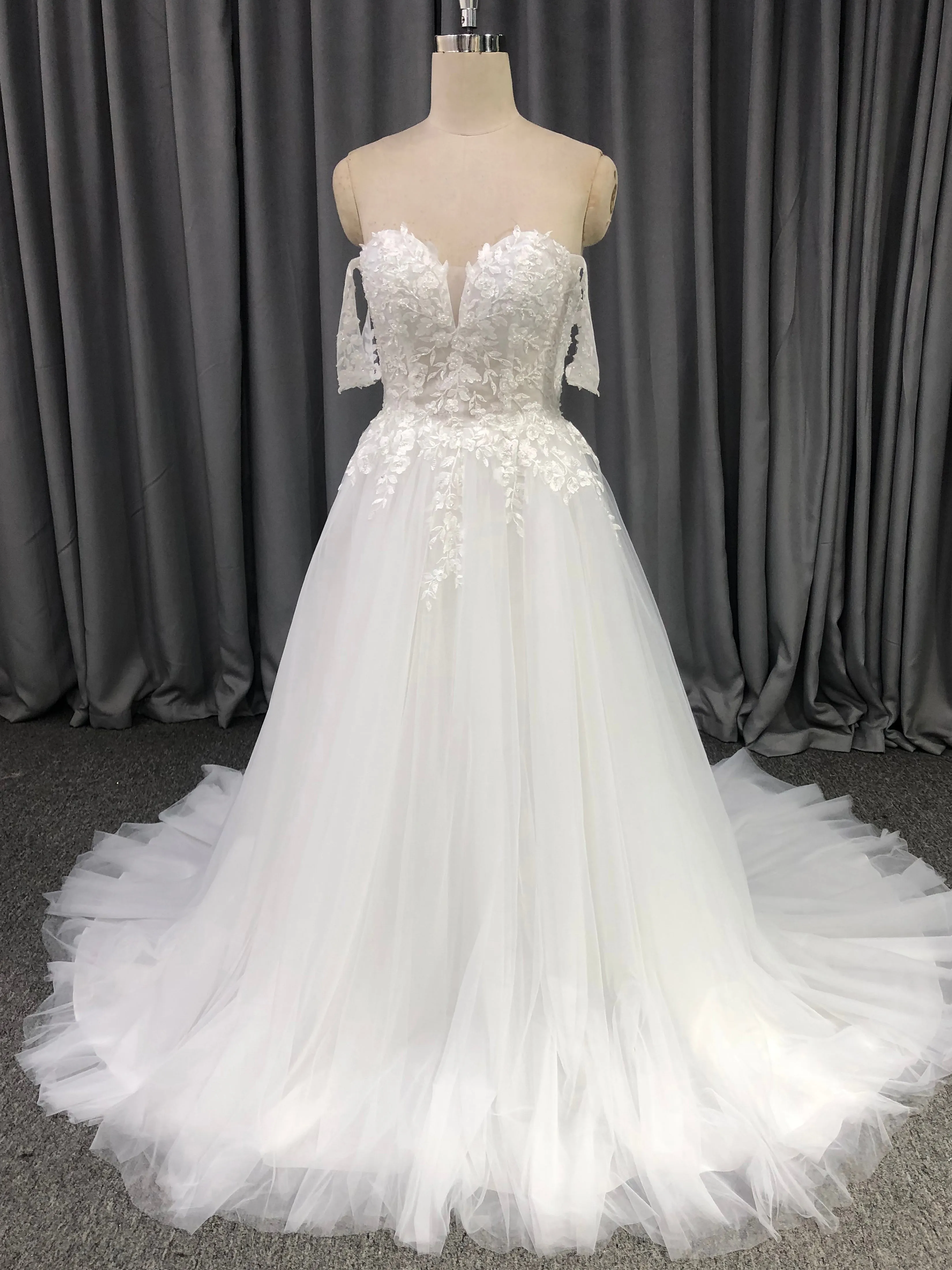 Robe trapèze cache cœur Dentelle&Tulle Robe de Mariée avec la courte traîne