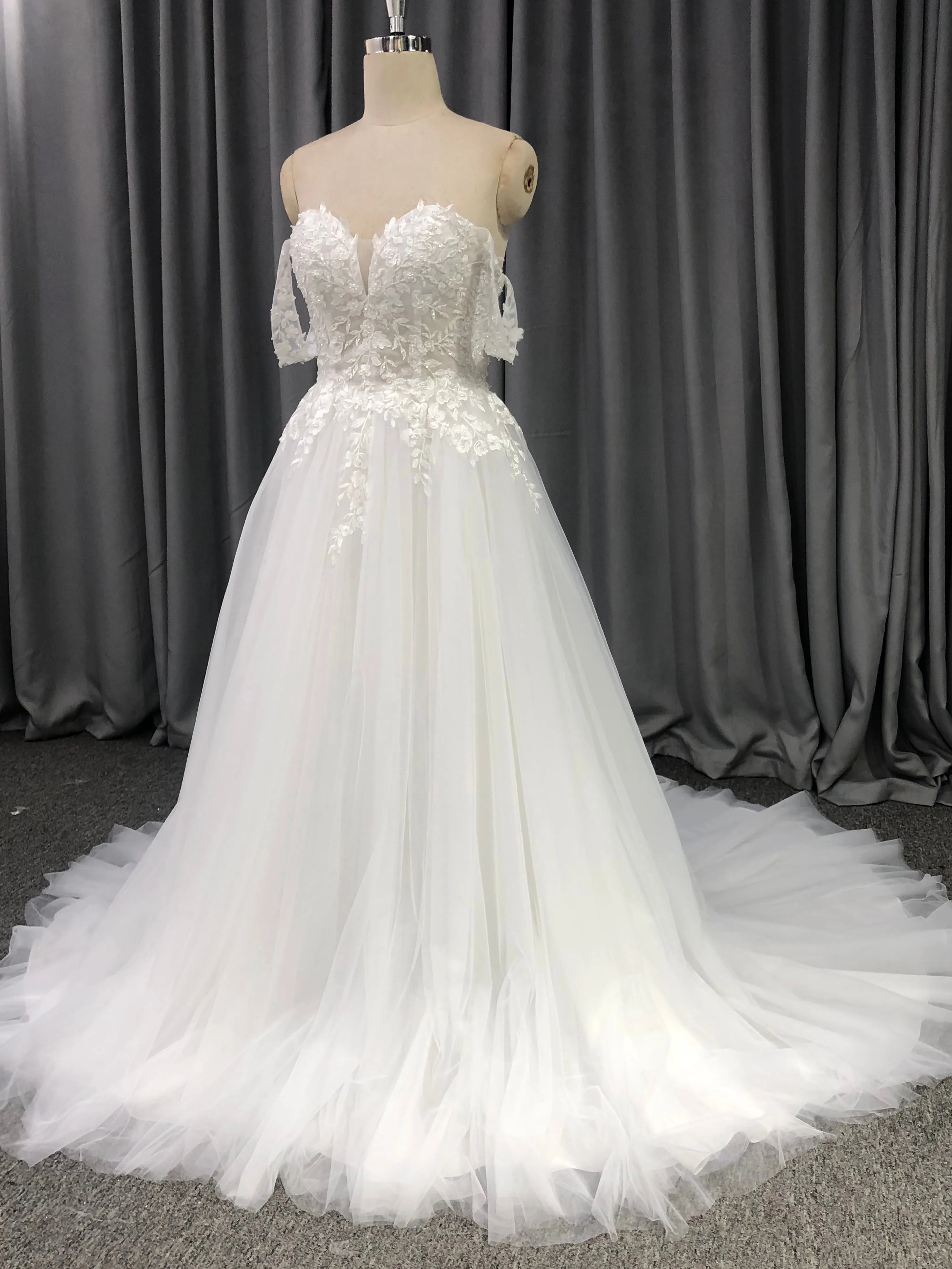 Robe trapèze cache cœur Dentelle&Tulle Robe de Mariée avec la courte traîne