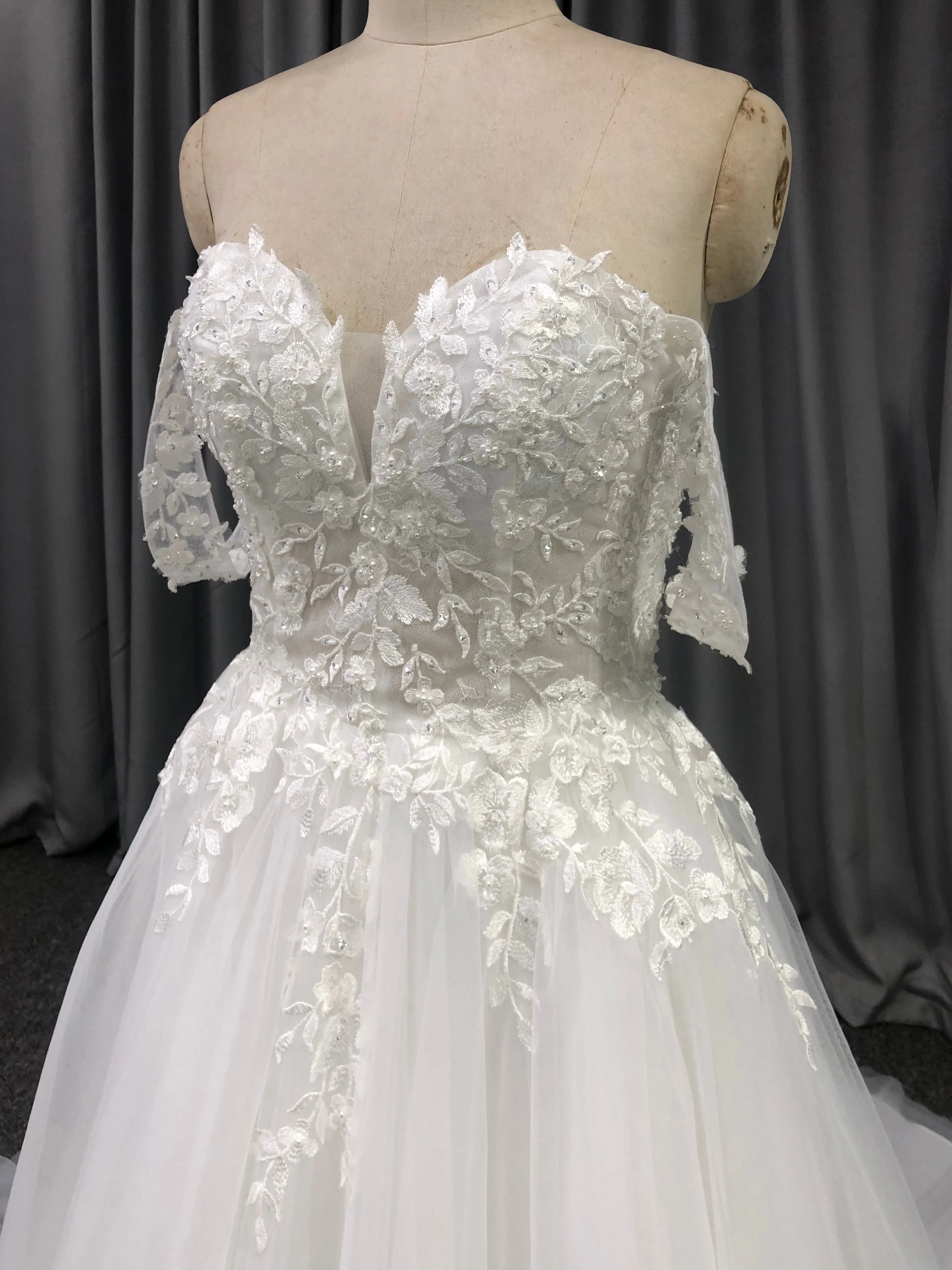 Robe trapèze cache cœur Dentelle&Tulle Robe de Mariée avec la courte traîne