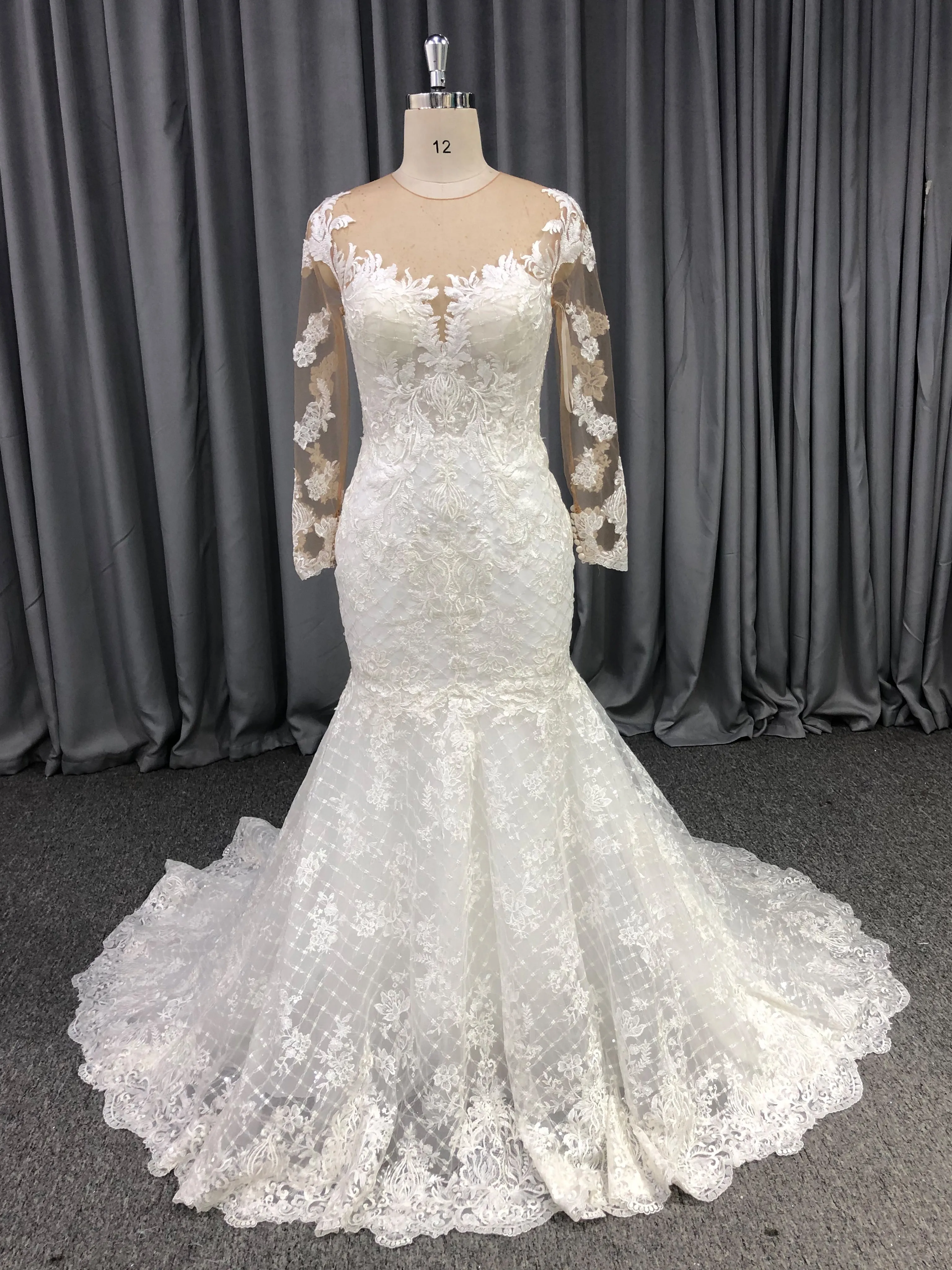 Sirène Dentelle Tulle Robe de Marié avec Traîne de Balayage et Manches Longues