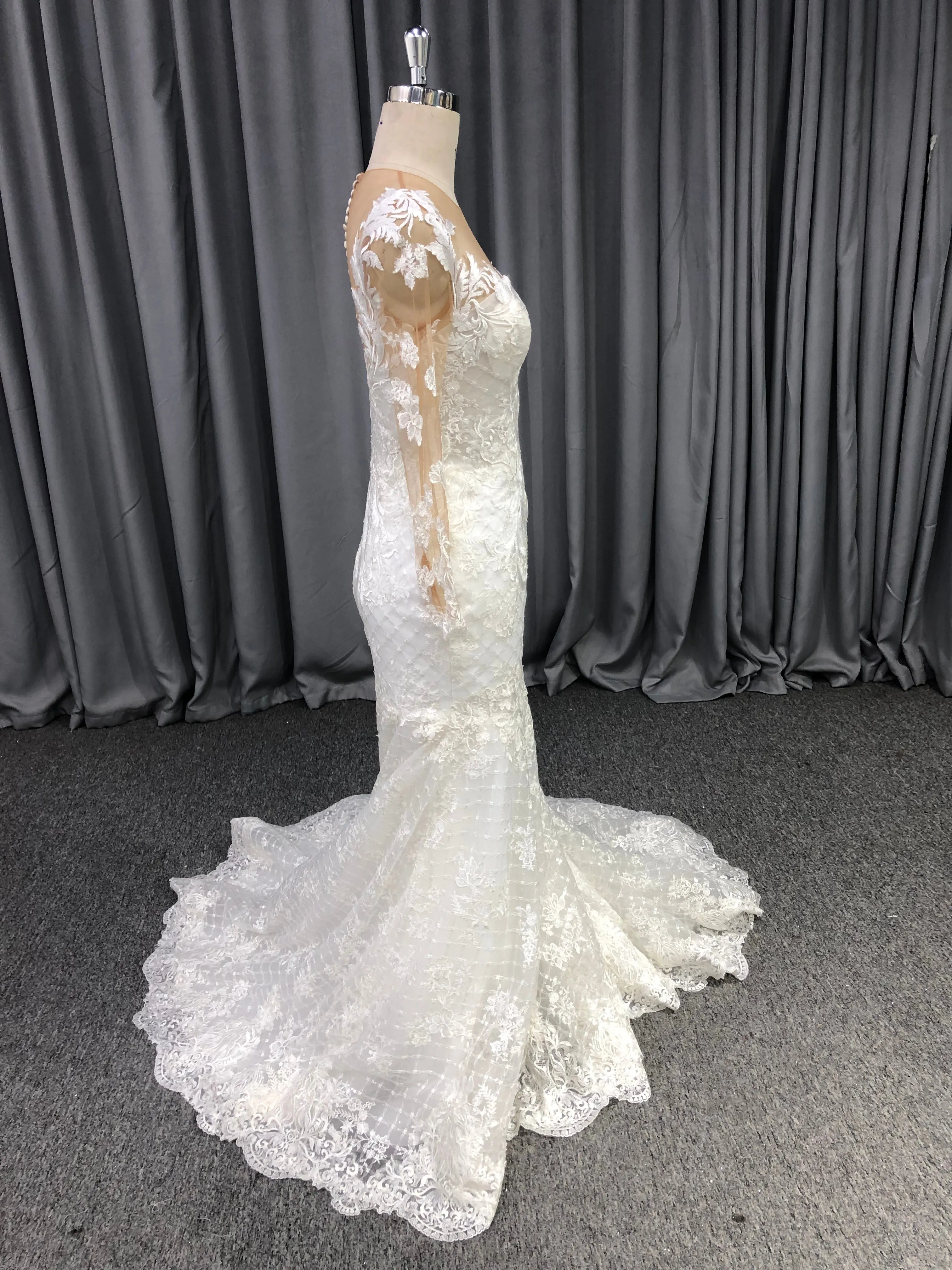 Sirène Dentelle Tulle Robe de Marié avec Traîne de Balayage et Manches Longues