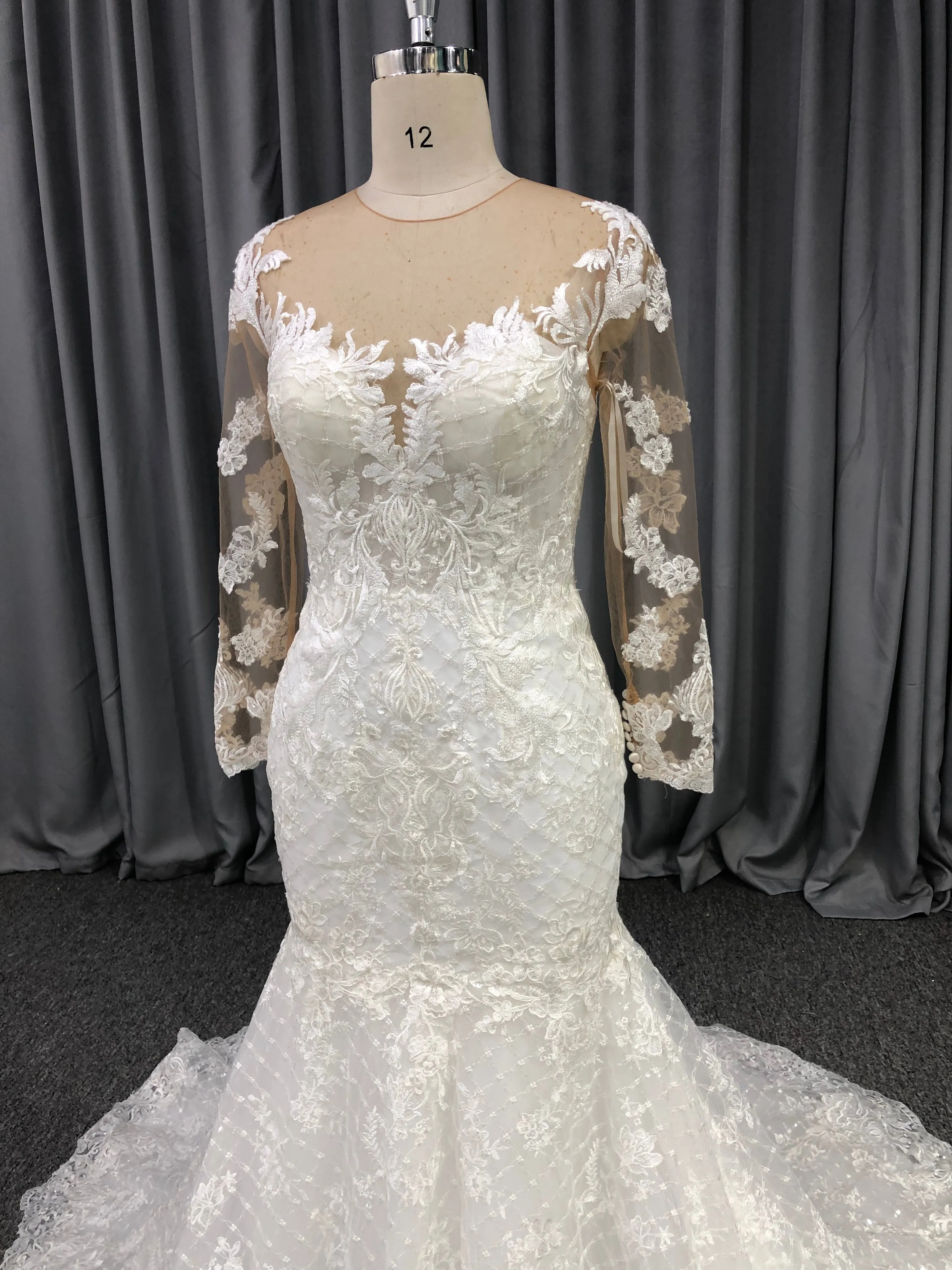 Sirène Dentelle Tulle Robe de Marié avec Traîne de Balayage et Manches Longues