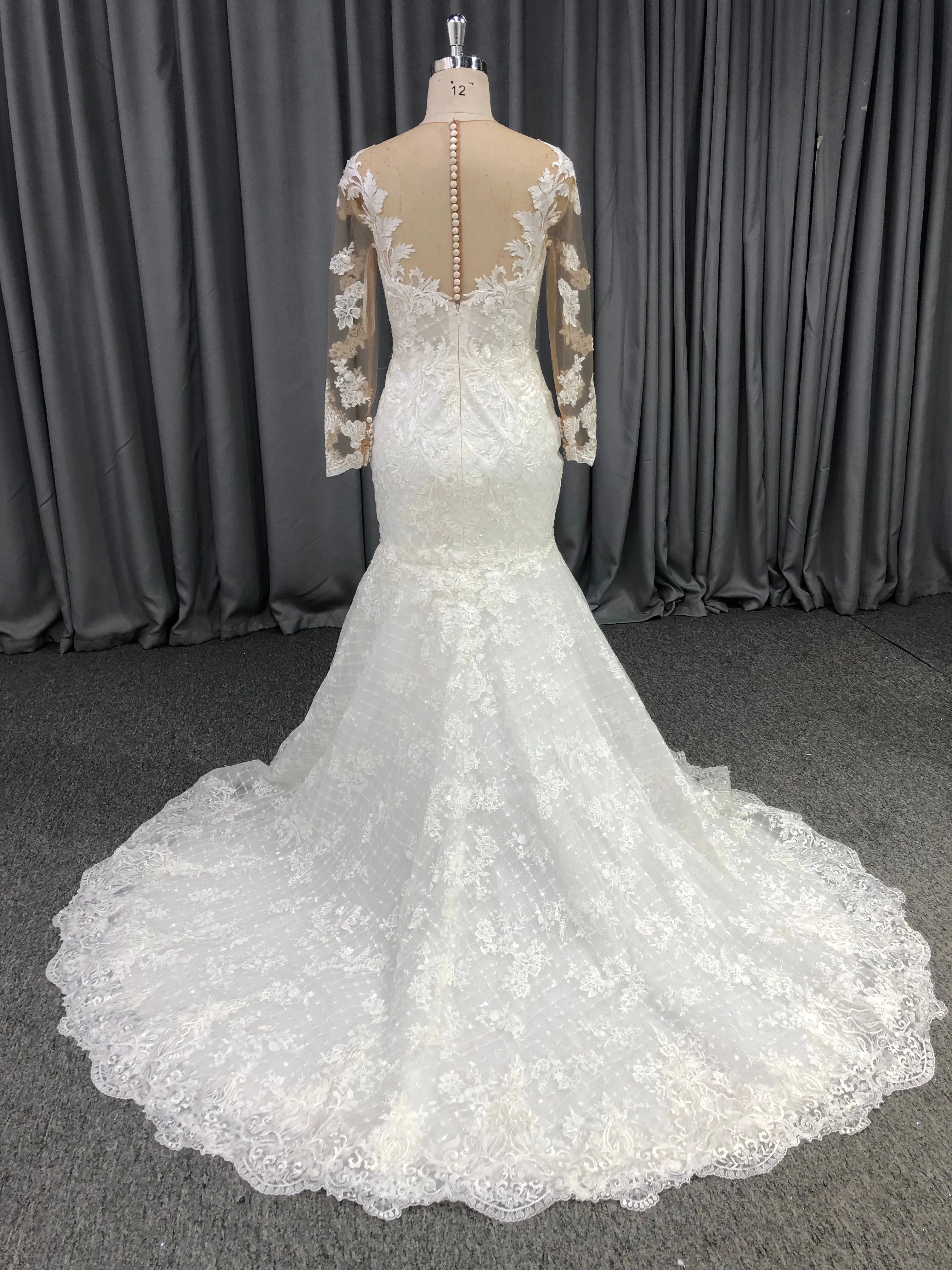 Sirène Dentelle Tulle Robe de Marié avec Traîne de Balayage et Manches Longues